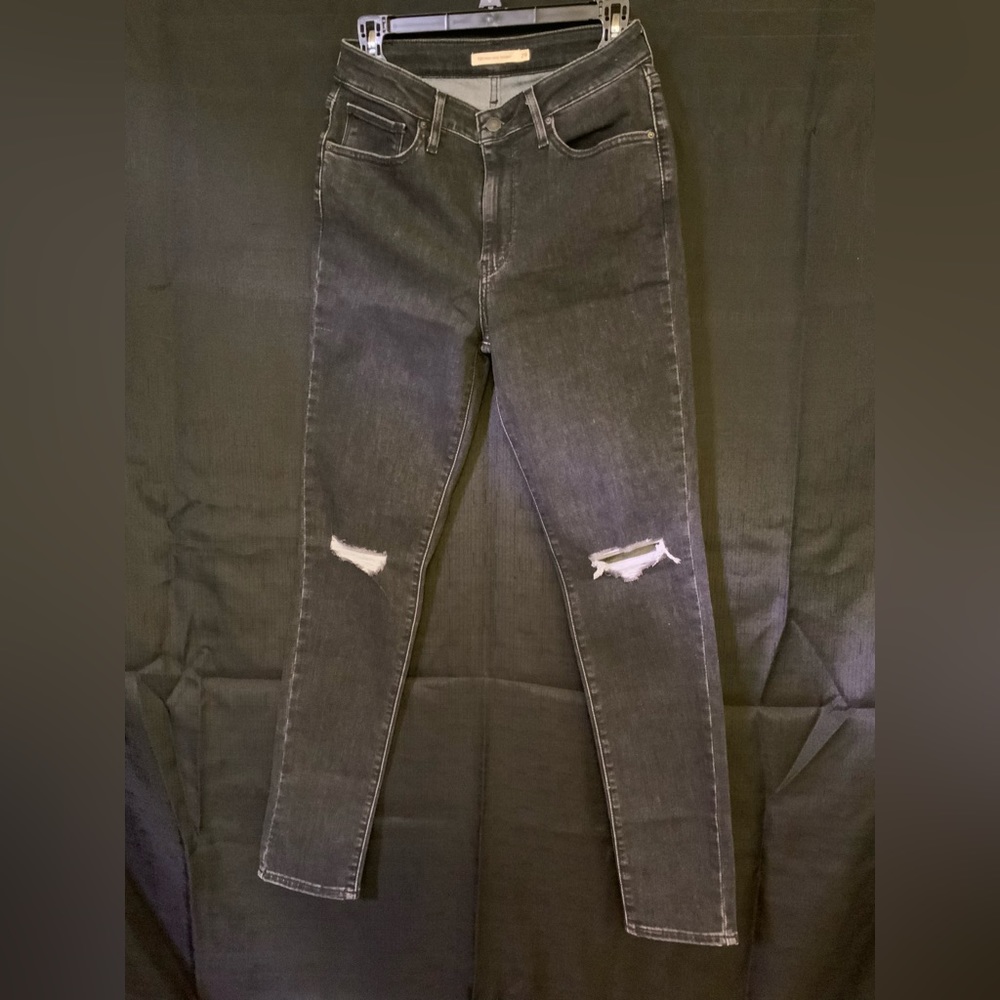 Levi’s black jeans
